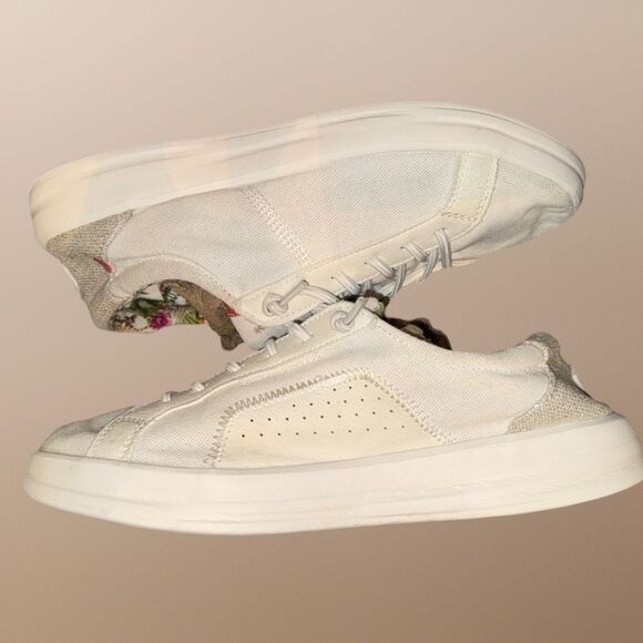 Women’s Hey Dude Karina Coconut White Slip-On Shoes Size US 7 UK 5 - Picture 3 of 7